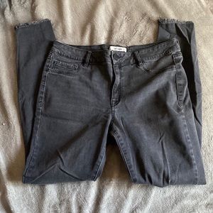 Refuge black jeans!! Size 12! No flaws!